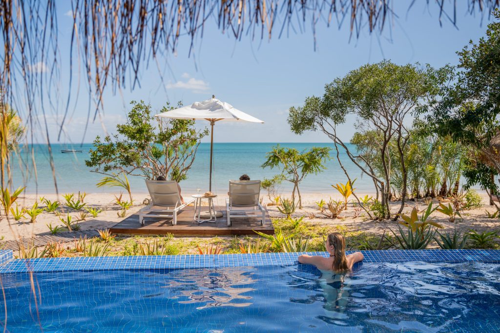 AZURA RETREATS Azura Benguerra Royal Beach Villa 10m rim flow infinity pool - Ganders Travel