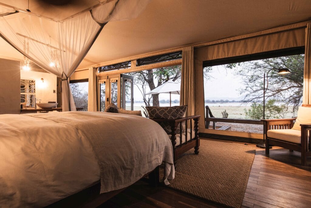 Mana Pools National Park, Chikwenya Camp, Ganders Travel